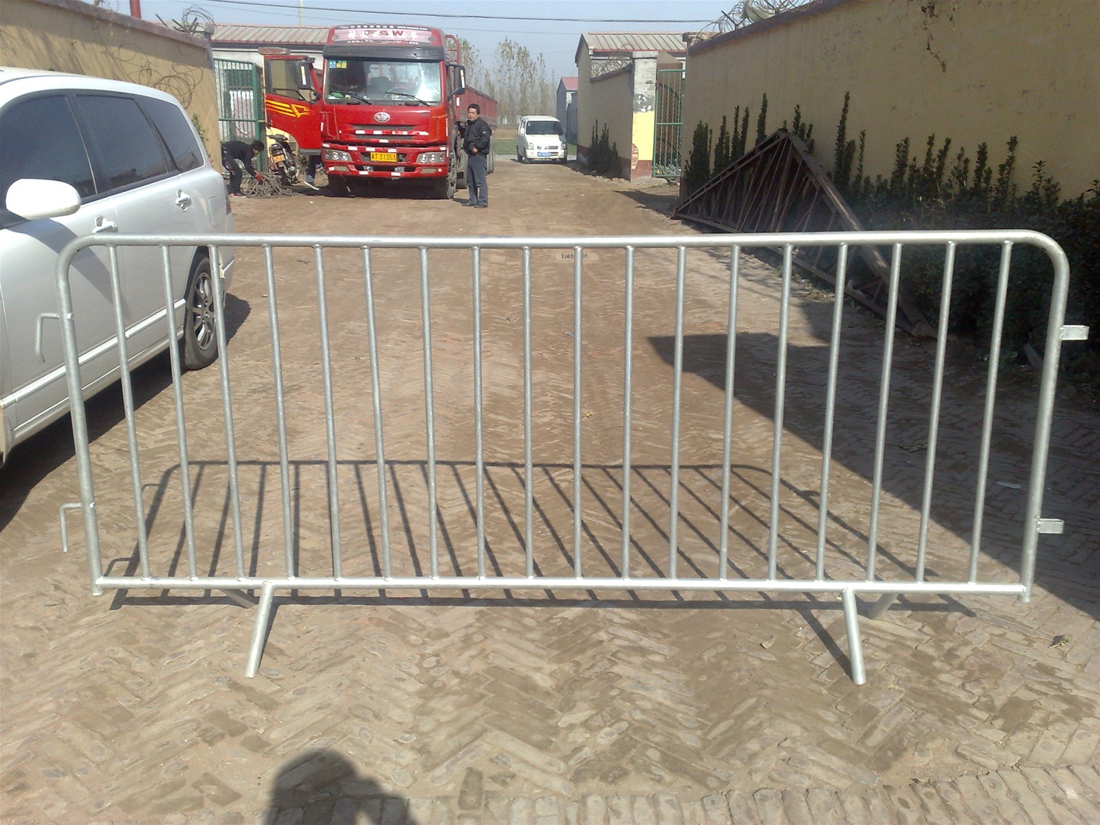 AliababaChinaISO9001HeavydutyGalvanizedsteelcrowdcontrolbarrier
