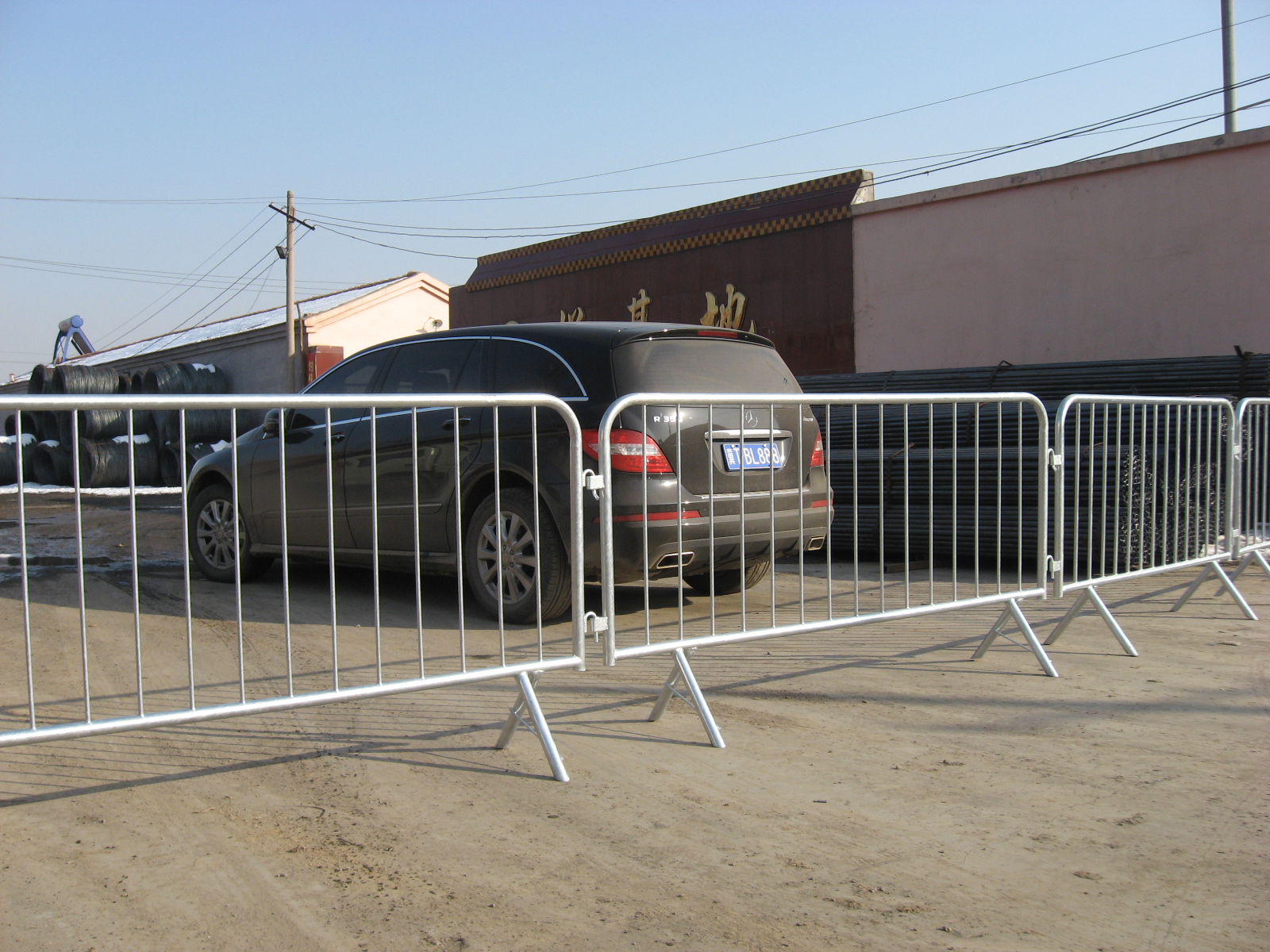 AliababaChinaISO9001HeavydutyGalvanizedsteelcrowdcontrolbarrier