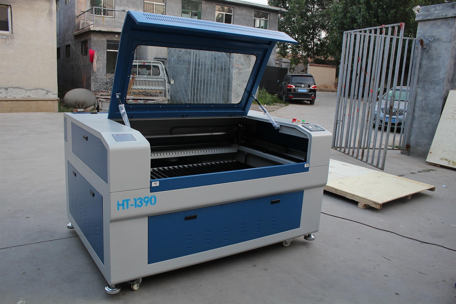 China laser wood cutting machine price With cheap price
