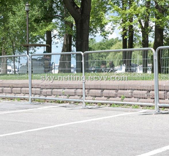 Portable galvanized traffic crowd control barrier for event
