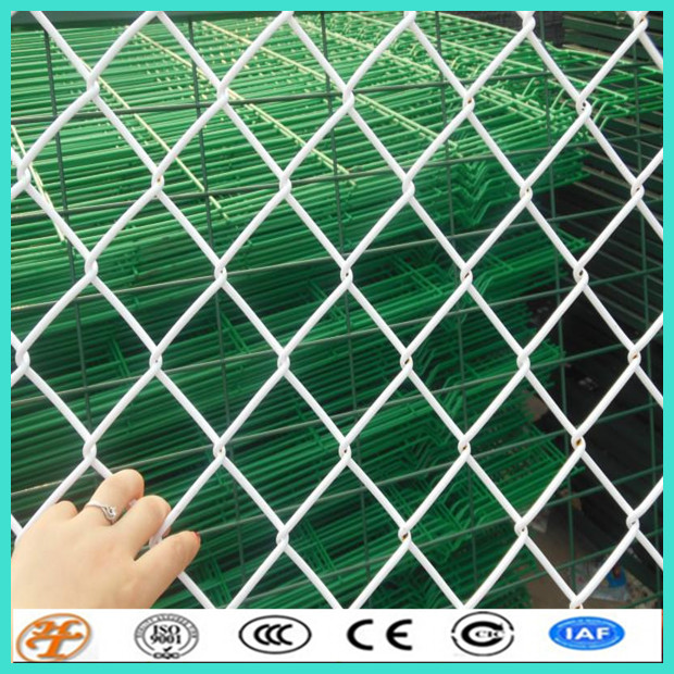 factory supply galvanized and PVC coated golf boundary chain link fence cyclone fence