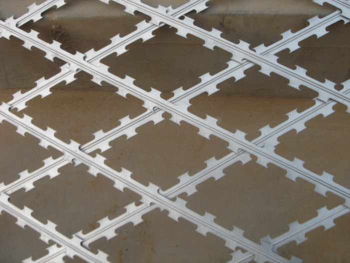80gr Welded Razor Barbed Wire Mesh Panels