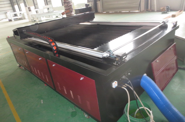 selling a used 150 watts leather laser cutting machine