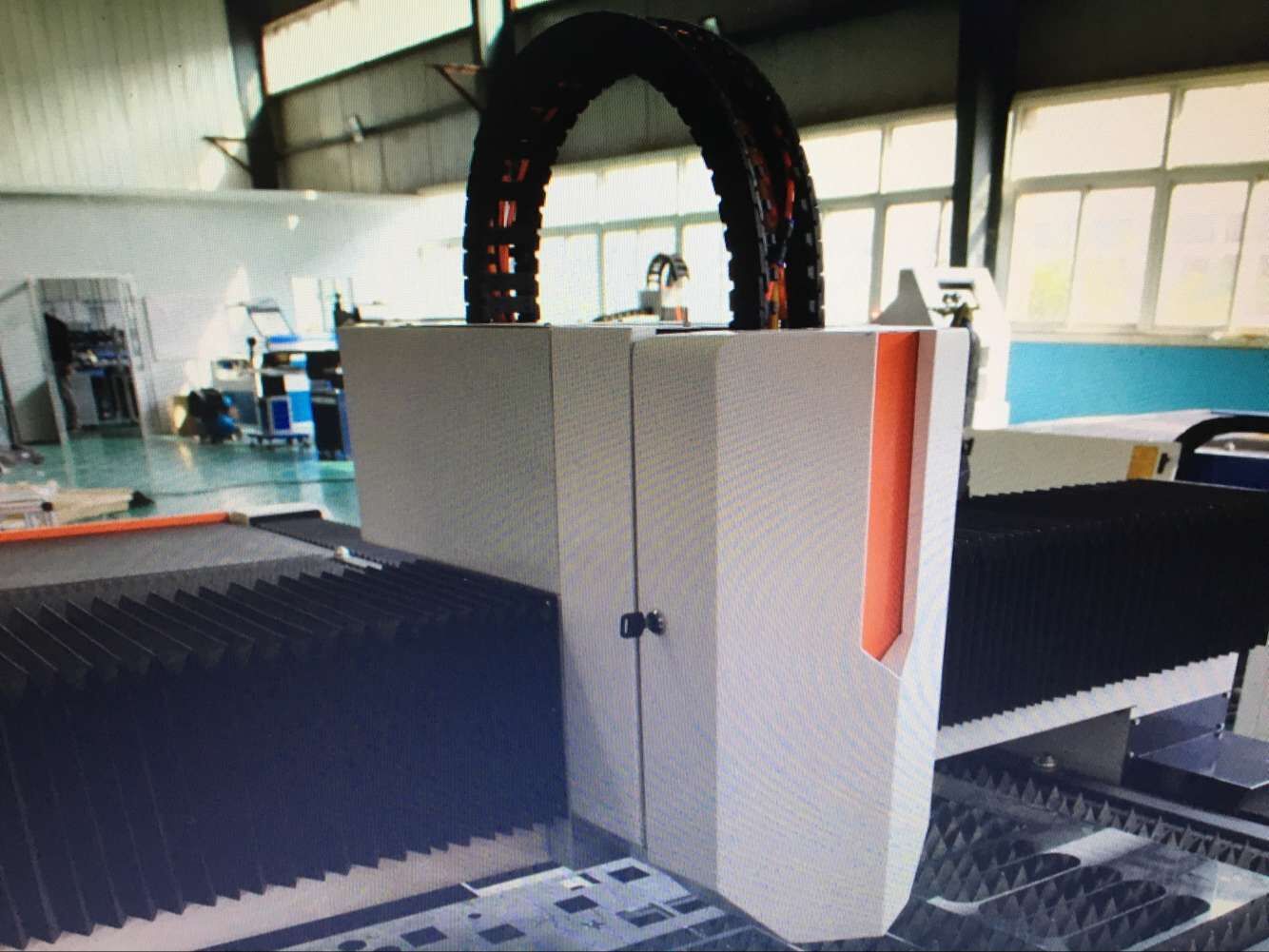 1325 1530 fiber laser cutting machine carding filling machine for metal