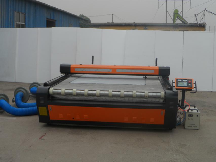 Jinan auto feeding laser cutting machine 2030