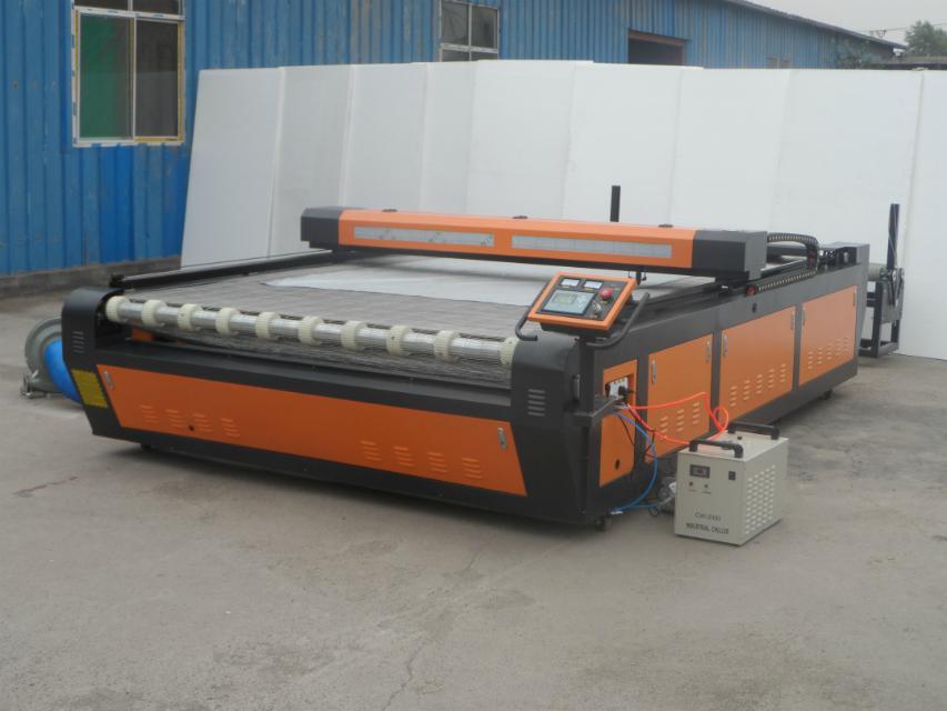 Jinan auto feeding laser cutting machine 2030