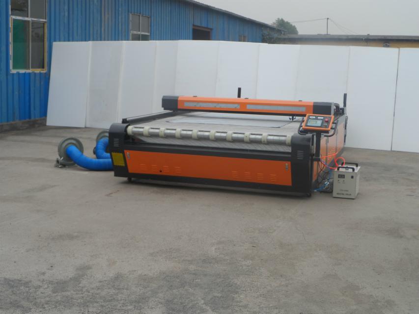 Jinan auto feeding laser cutting machine 2030