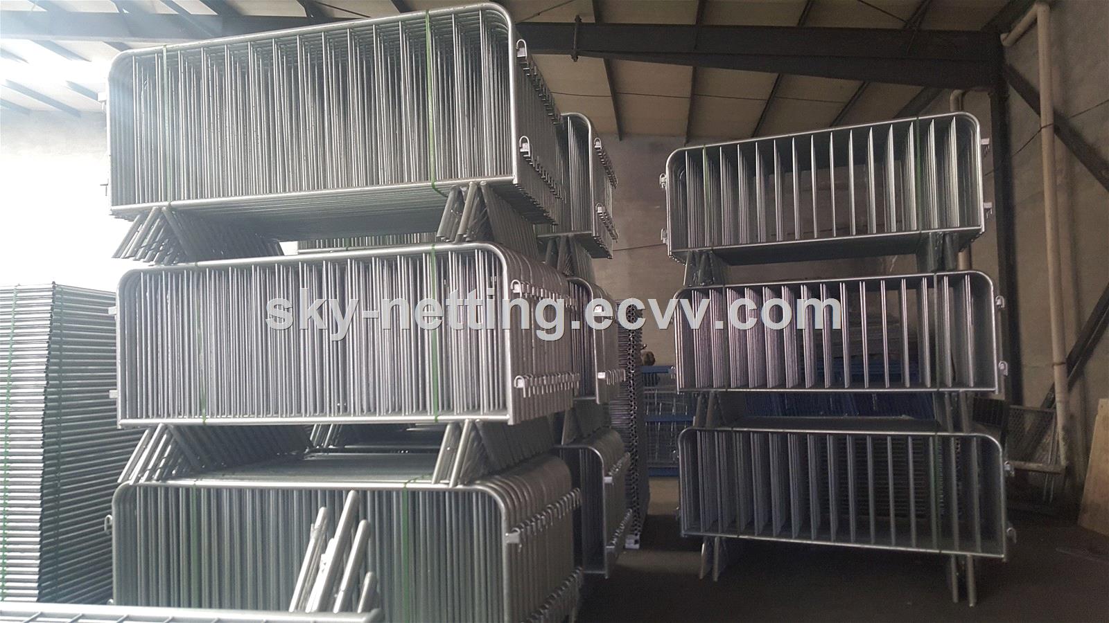 11002100 mm pedestrian galvanized crowd control barricade