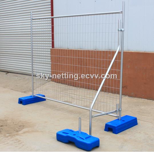 New Zealand market 21002400 mm galvanized temporary fence