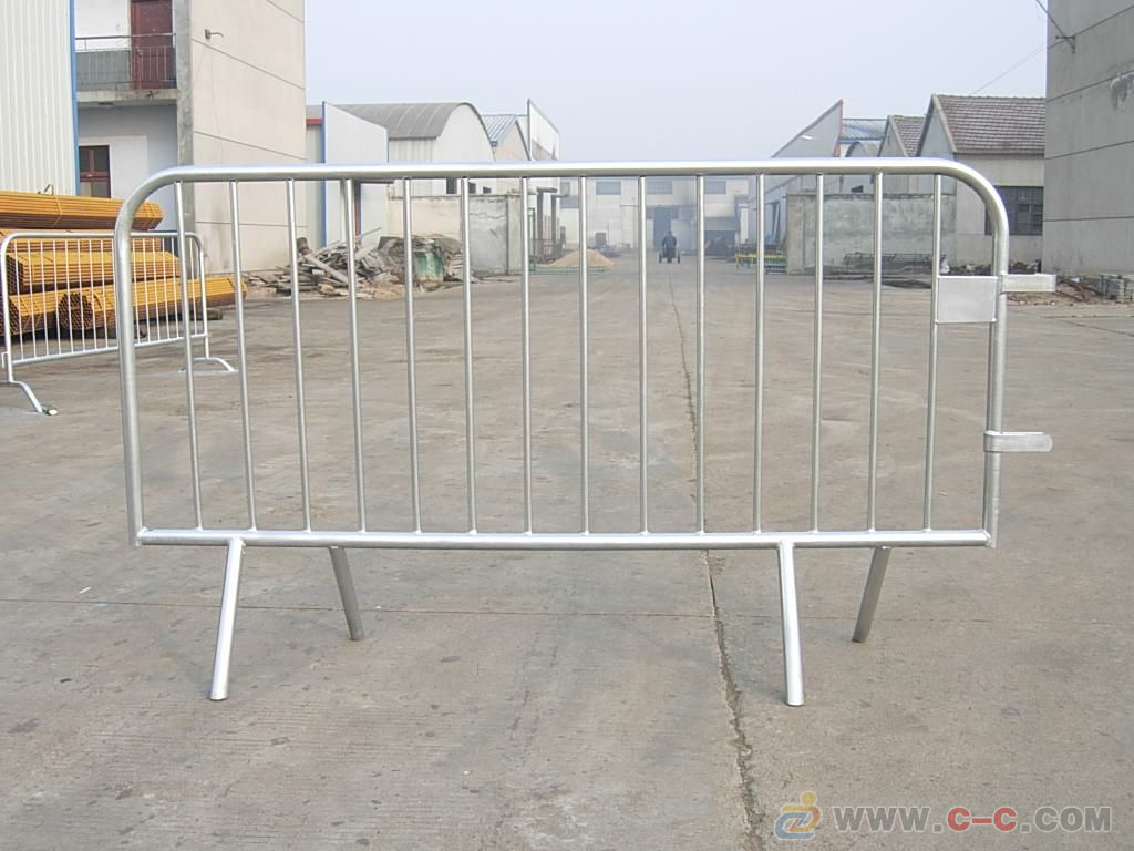 Fixed Leg Crowd Control Barrier 23m