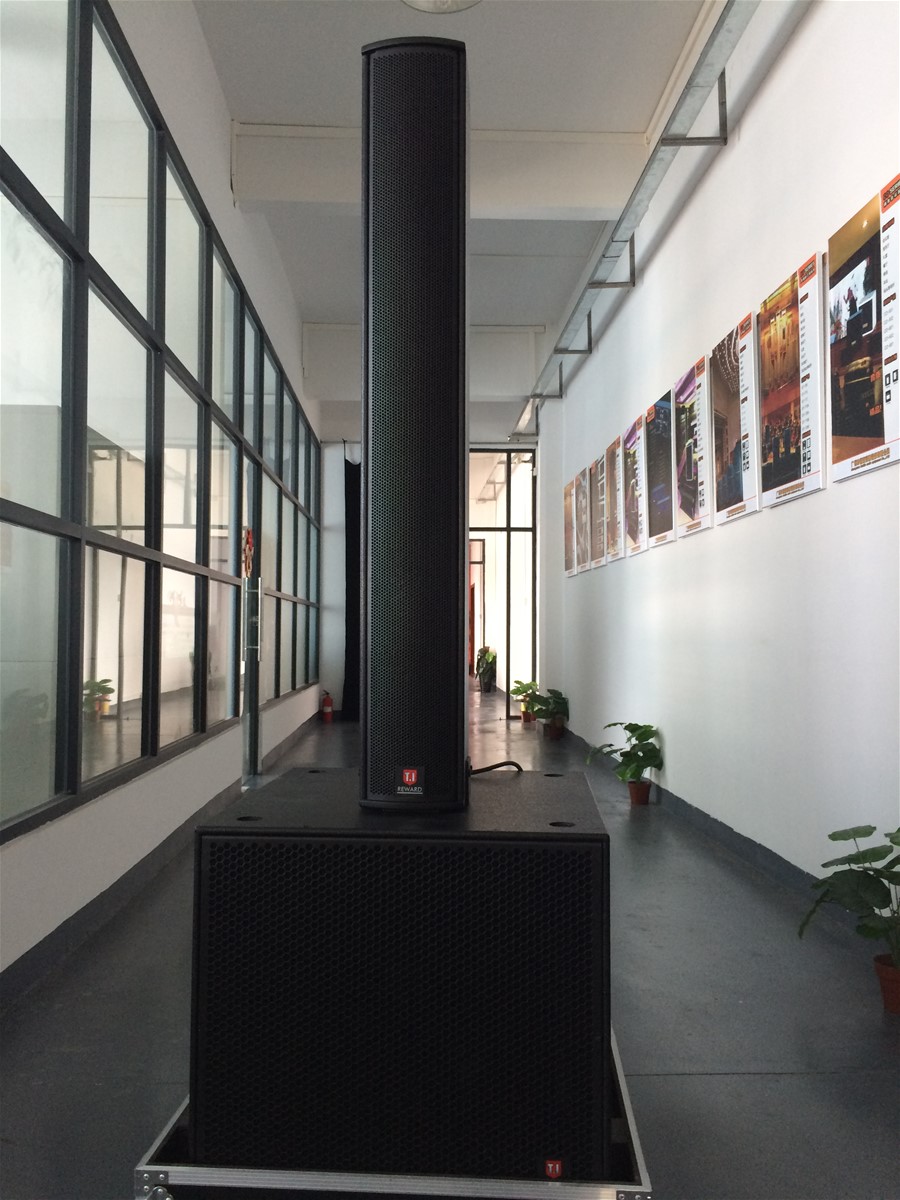 Column High Quality Plywood Speaker Box Line Array System