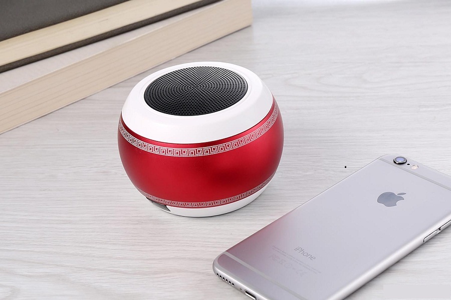 Bluetooth 40 Wireless Q8 War Drums Speaker TF Card CNC Technology Hands Free Phone Call Receive