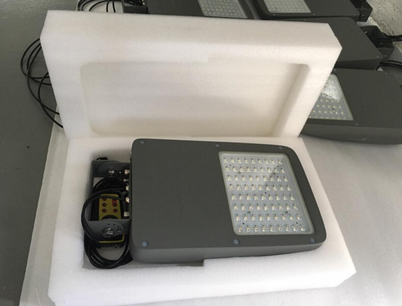 15W Rechargeable Solar LED Flood Light