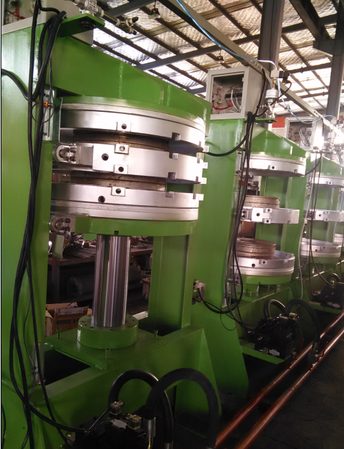 Inner tube vulcanizer curing press