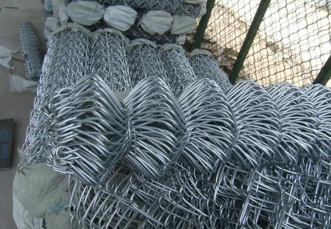 2.4meter height Diamond metal fence / chain link fence in roll from factory