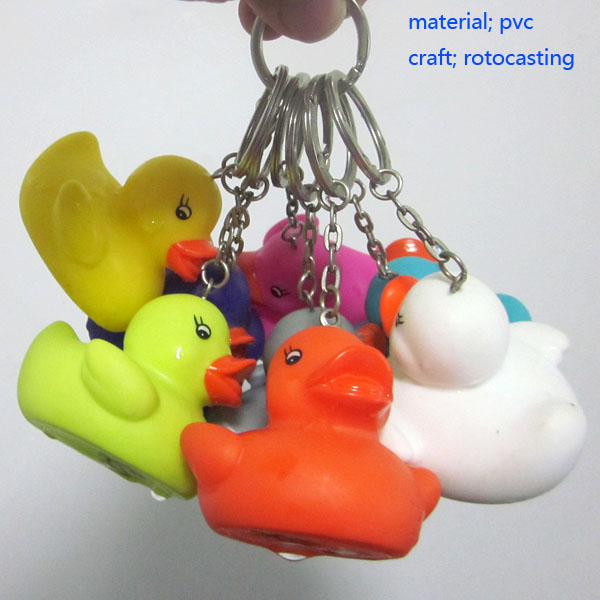 Vinyl colorful duck keyring mini colorful pvc ducks keychain with green materials