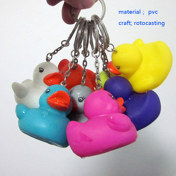 Vinyl colorful duck keyring mini colorful pvc ducks keychain with green materials