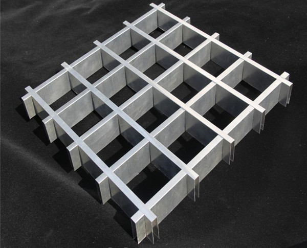 Aluminum grid open cell ceiling