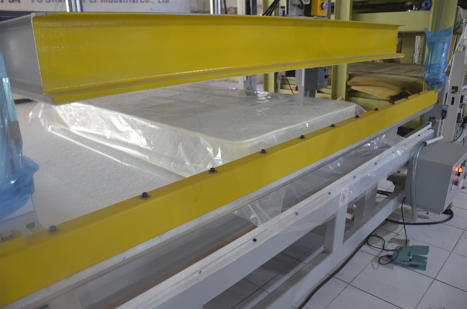 China NaiGu mattress compression machine