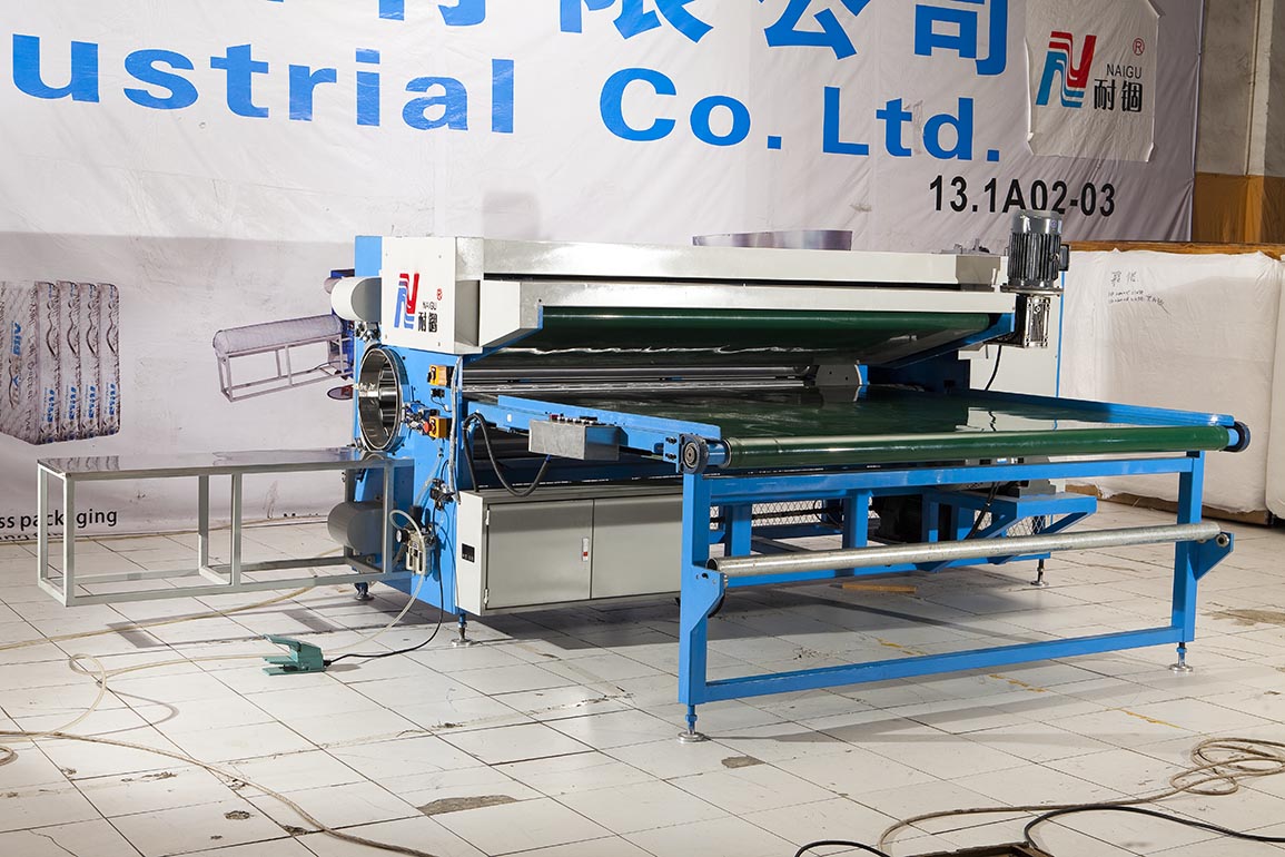 China NaiGu mattress roll packing machine