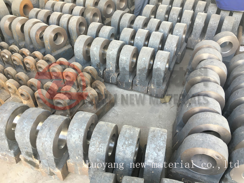 Bimetal materials crusher hammer head for hammer crusher