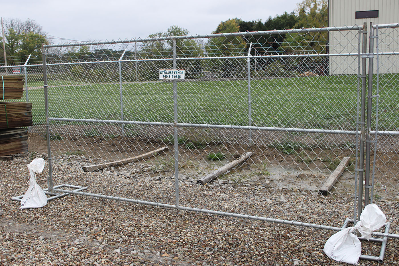 AS 4687 standard 24x21m galvanized temporary fence with plastic feet and clamp for Australia