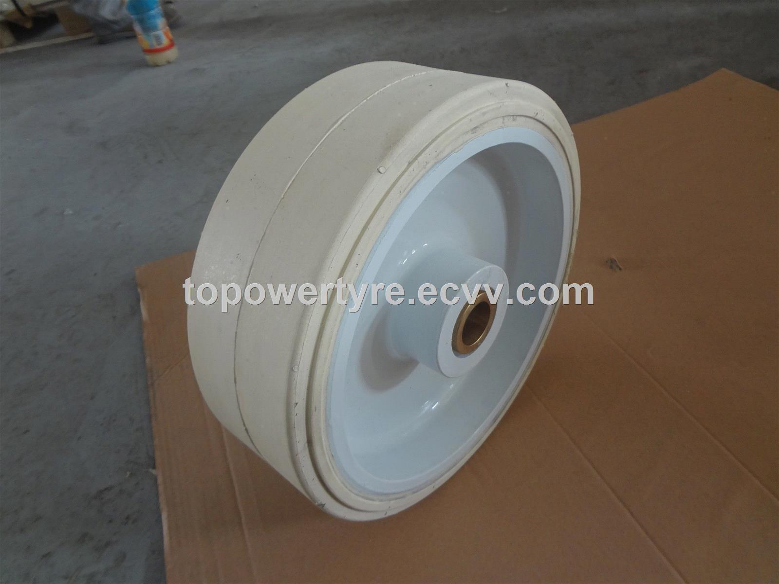 Upright MX15 drive wheel305x105 drive wheel
