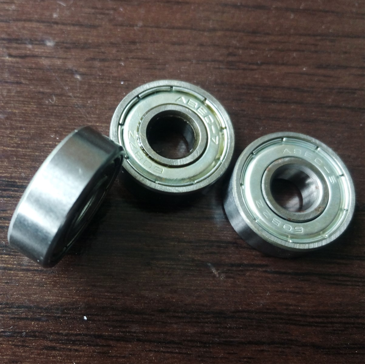 Deep groove ball bearing