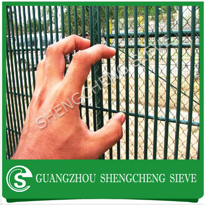 Powder coated galvanized steel hith security welded wire mesh 358 fence