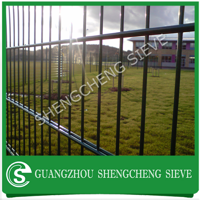 Galvanized steel powder coated green Nylofor 2d for boundary