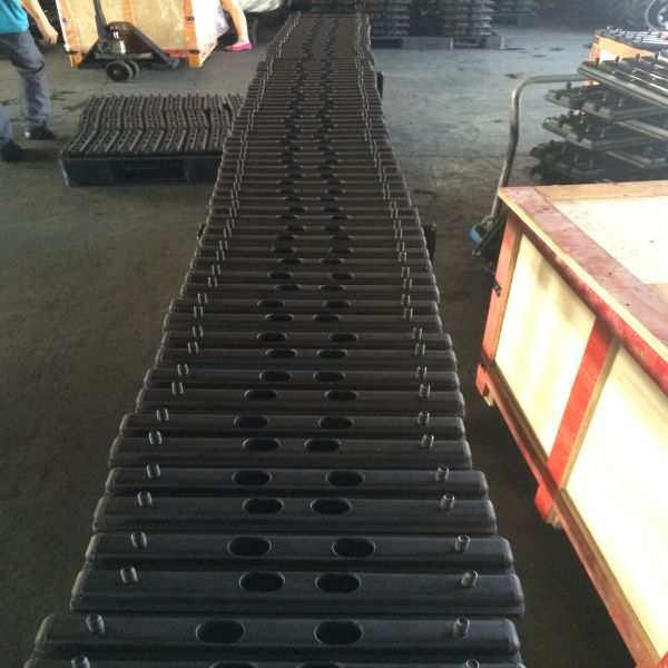 450B Rubber Pads for Komatsu Construction Machinery Parts