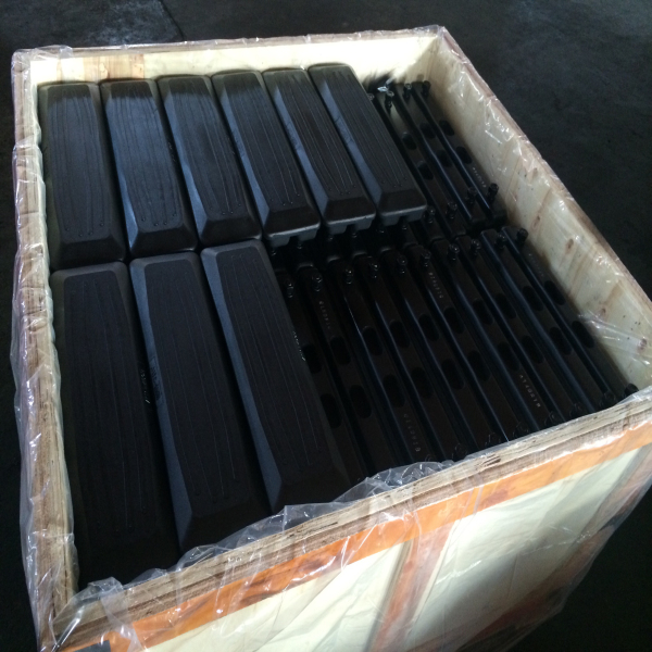 450B Rubber Pads for Komatsu Construction Machinery Parts