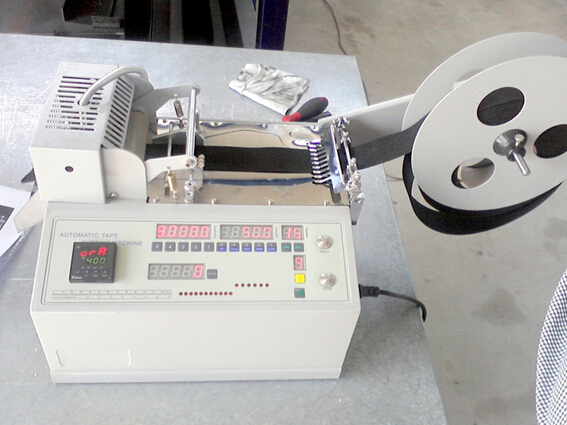 Hot knife webbing tape cutting machine for nylon webbing