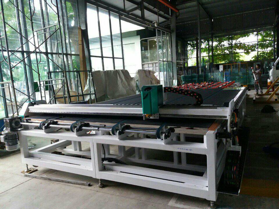 Glass Cutting and loading machine