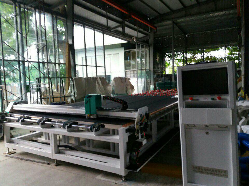 Glass Cutting and loading machine