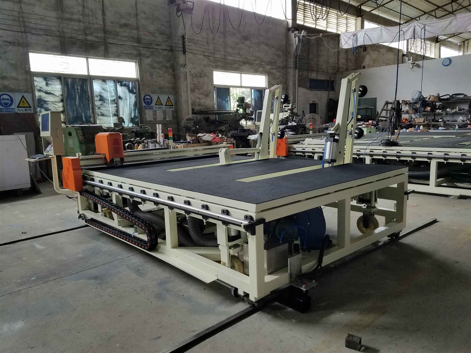 Glass Cutting and loading machine