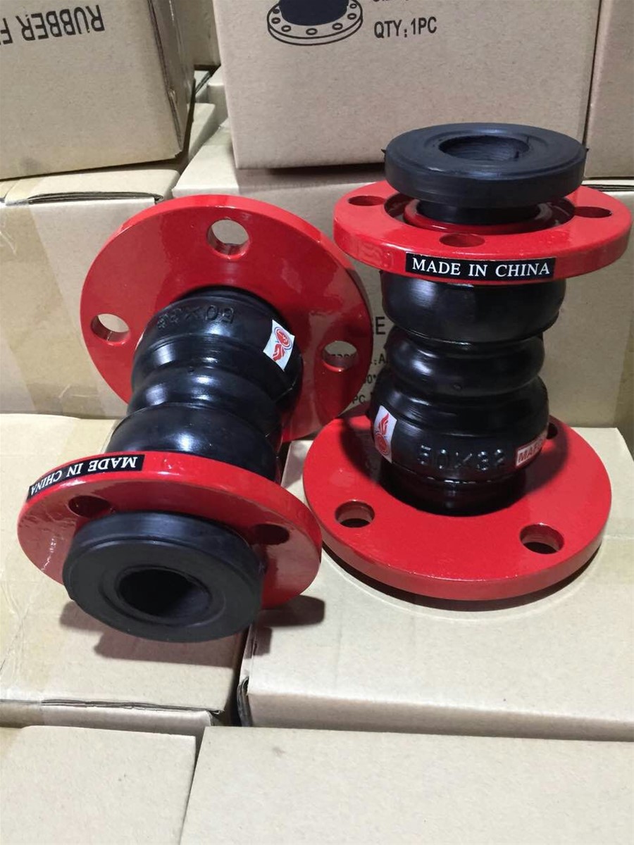 Flexible pump outlet rubber reducer