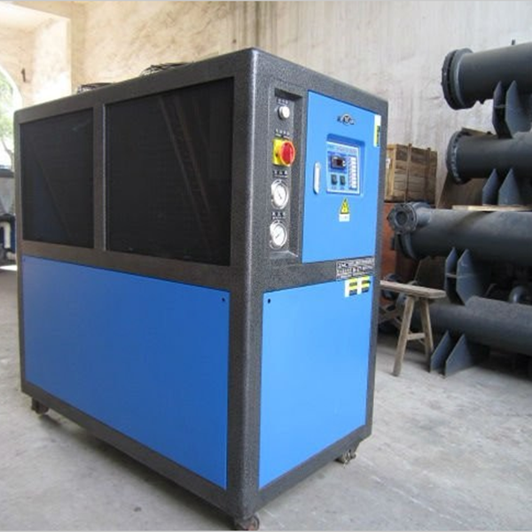 Plastic mould using Industrial air cooled chiller plant