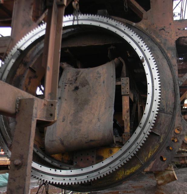 ladle turret slewing ring stacker and reclaimer slewing bearing china good quality slewing bearing