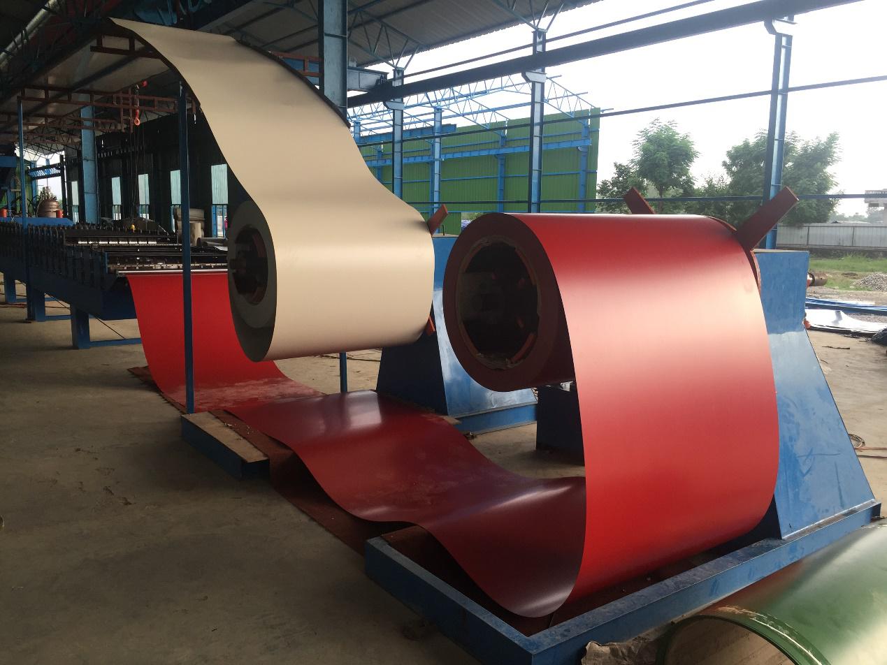 Continuous PU foam sandwich panel machinePU sandwich panel production line