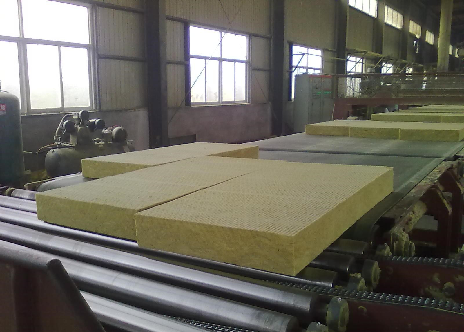 Cheap price China factory rock wool board wall insulation