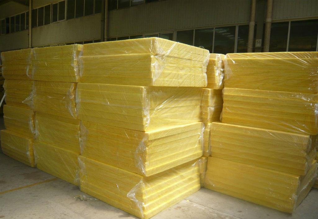 China factory cheap price yellow glass wool board insulation