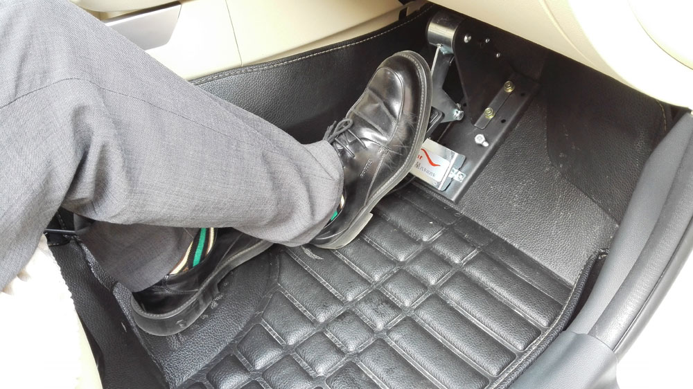 universal auto commander brake for driving instructor on passenger side