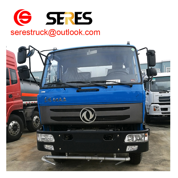 Dongfeng Watering Tank Truck for Cleaning Road