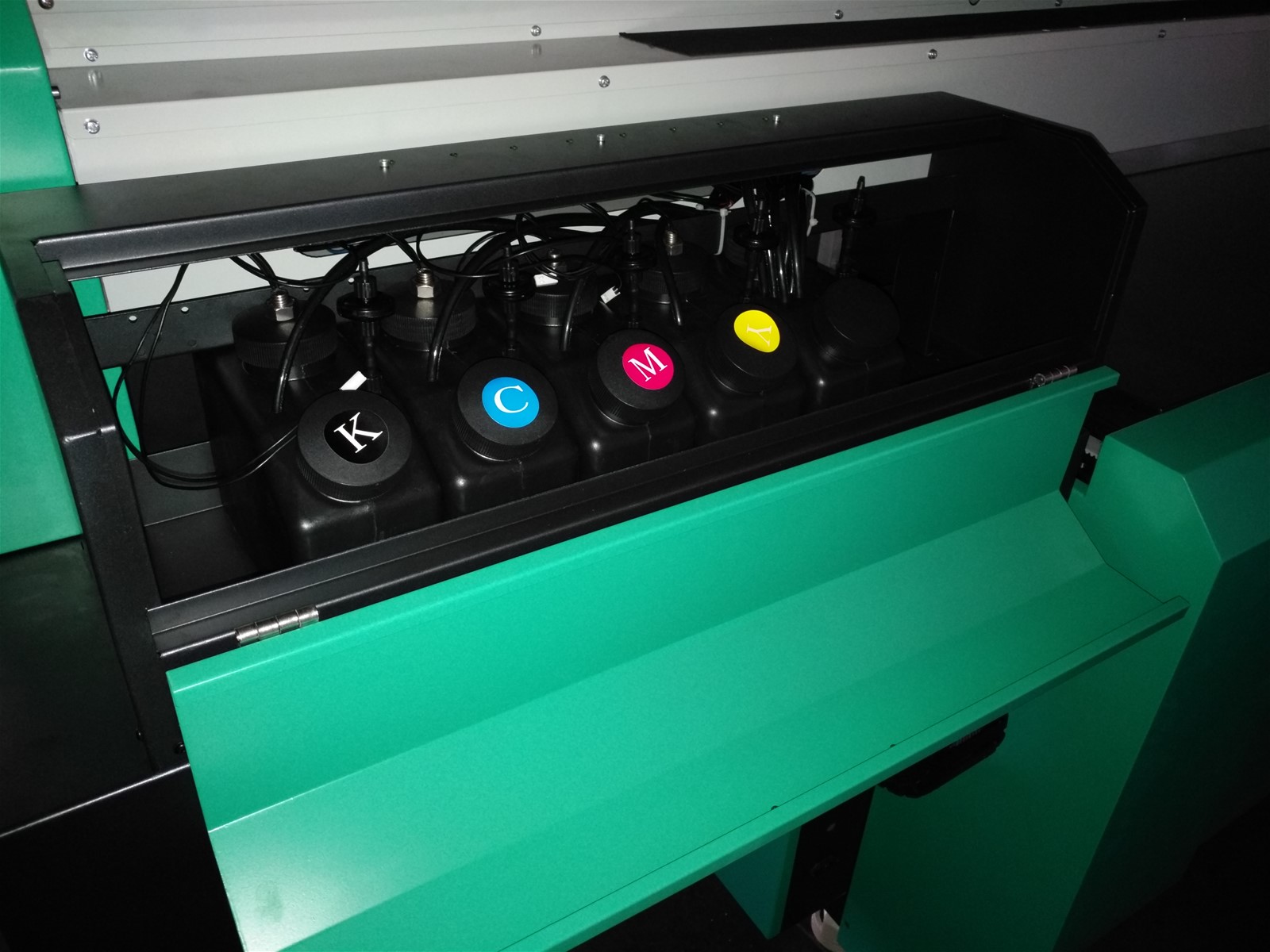 Large UV Flatbed Printer with DX7 Heads for Flat Rigid Material