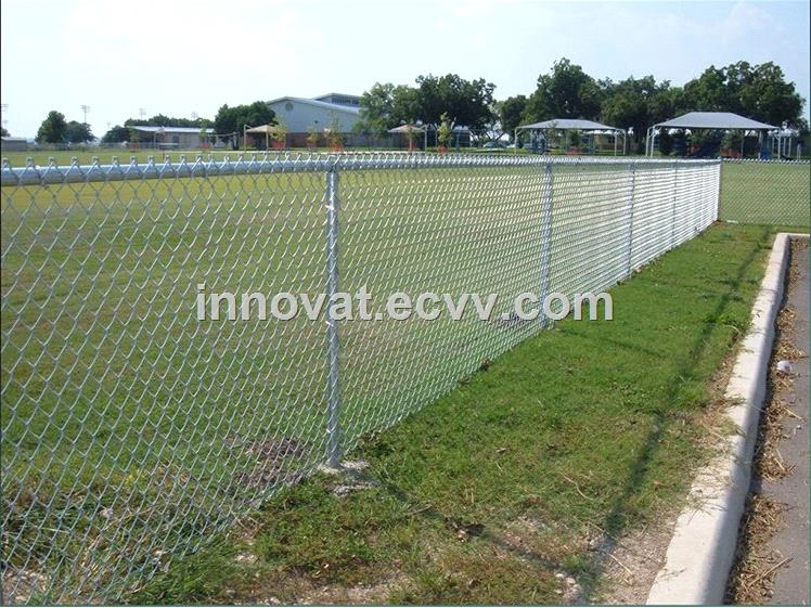 HOTGood quality galvanized and green PVC coated wholesale chain link fence