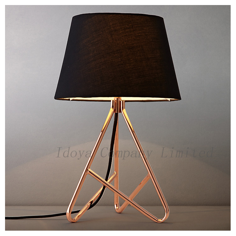 Modern elegant decoration Table Lamp Desk Lamp metal cloth shade