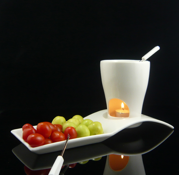Ceramic fondue set with forks