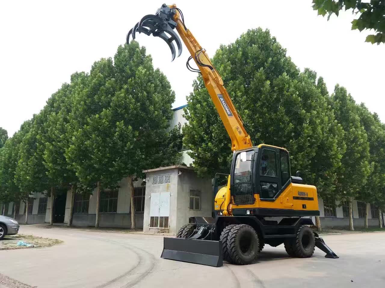 Yellow Small Wheel Excavator with 03m3 bucket for sale