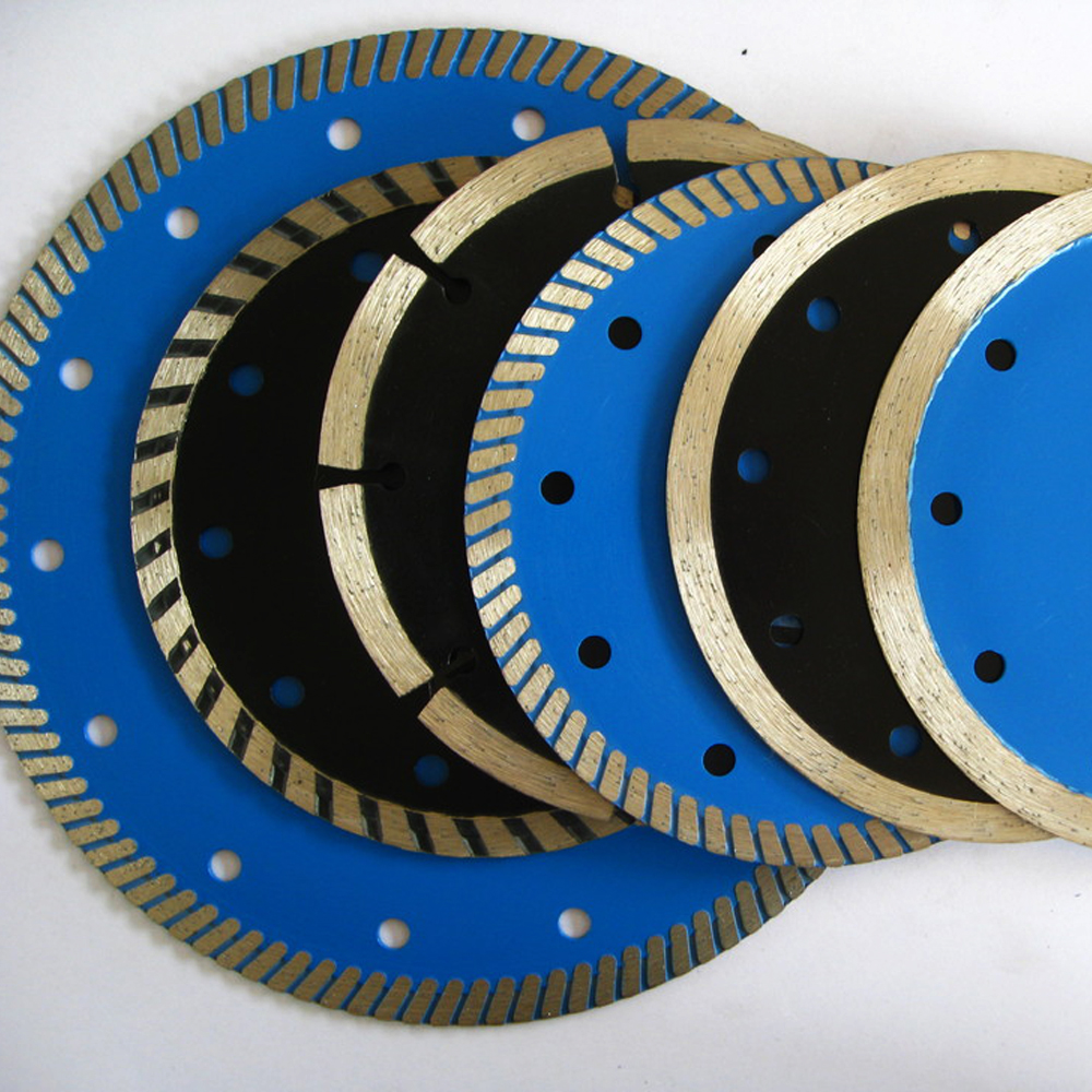 Diamond saw blade for stone block and slab cutting